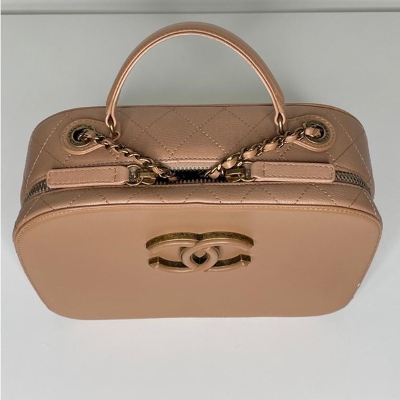 Chanel Coco Curve Vanity – Beige Shiny Calfskin & Goatskin, Antique Gold-Tone Ch - Picture 5 of 12